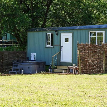 The Laburnum Retreat Shepherd Hut Private Hot Tub Upper Hulme Exteriér fotografie