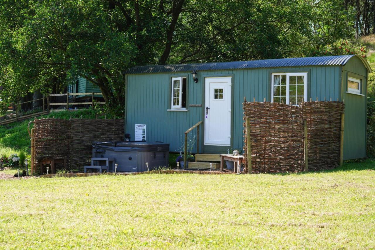 The Laburnum Retreat Shepherd Hut Private Hot Tub Upper Hulme Exteriér fotografie