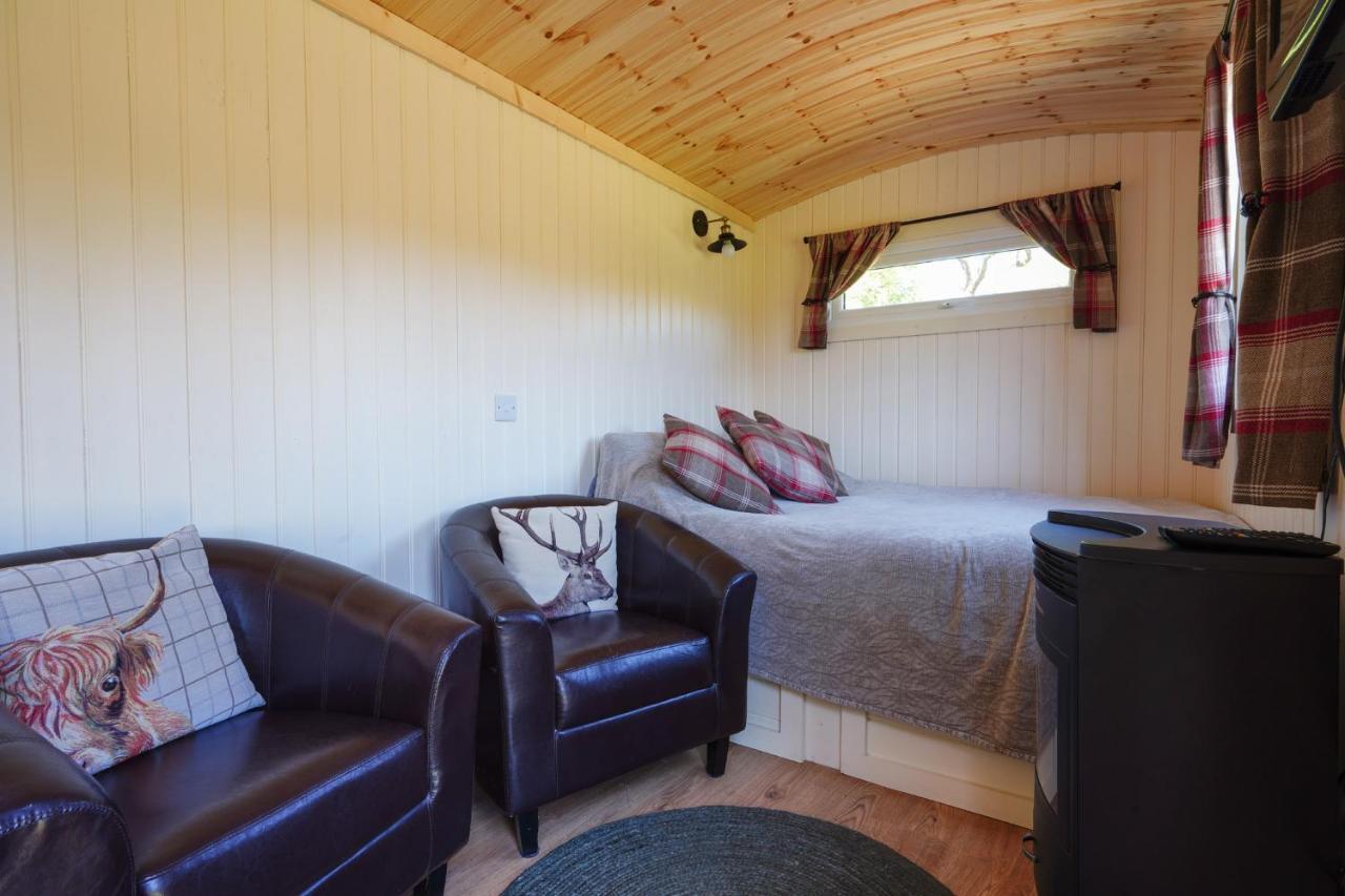 The Laburnum Retreat Shepherd Hut Private Hot Tub Upper Hulme Exteriér fotografie