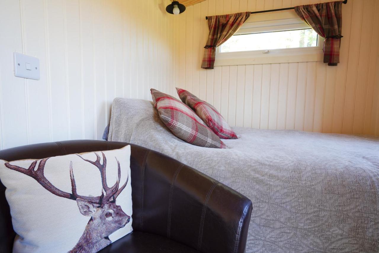 The Laburnum Retreat Shepherd Hut Private Hot Tub Upper Hulme Exteriér fotografie