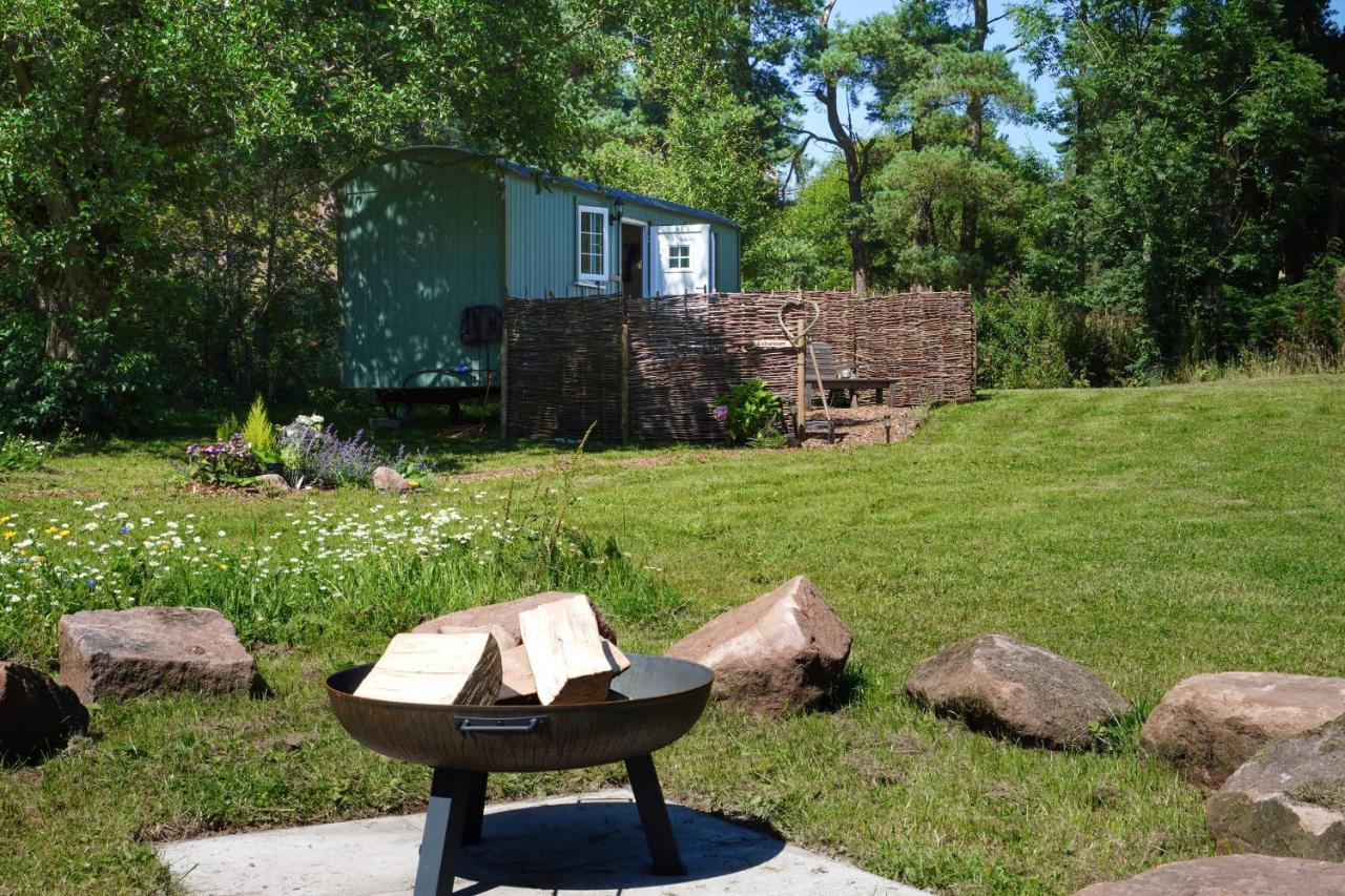 The Laburnum Retreat Shepherd Hut Private Hot Tub Upper Hulme Exteriér fotografie